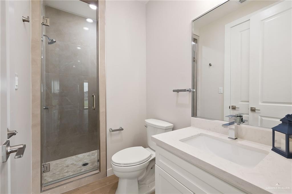 Photo 13 of 2529 Trinity Avenue