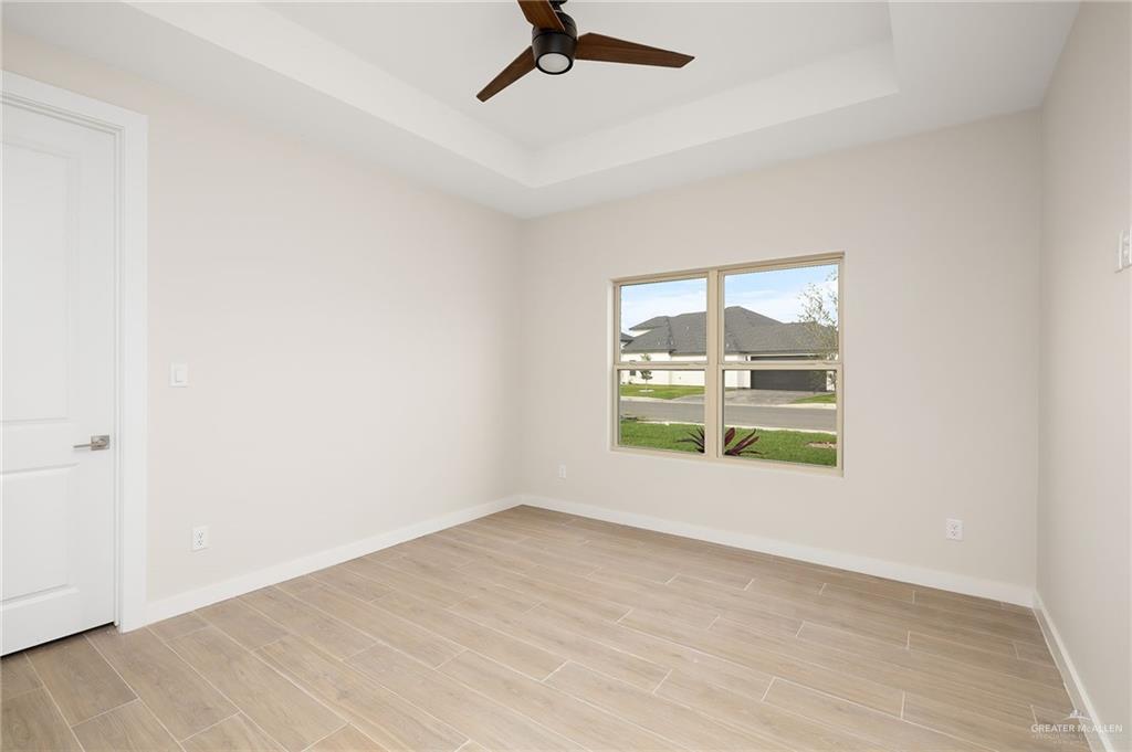 Photo 14 of 2529 Trinity Avenue