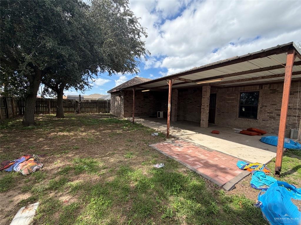 Photo 11 of 3326 Tulipan Avenue