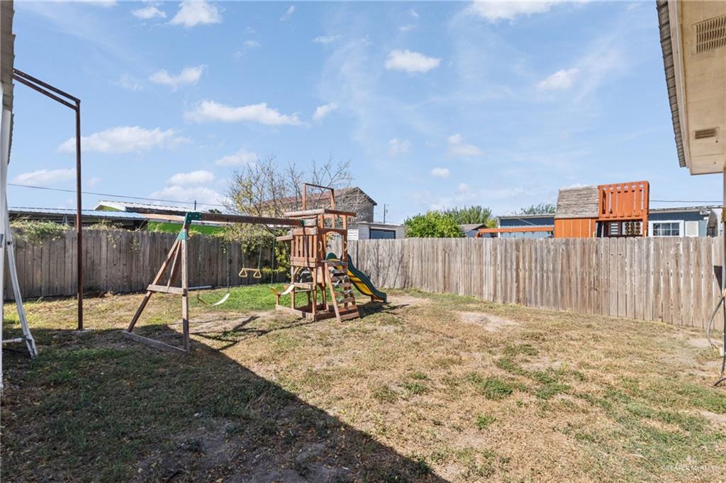 Photo 13 of 4206 Clemente Avenue