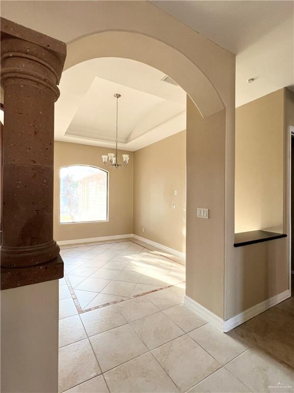 Photo 4 of 304 Mockingbird Avenue