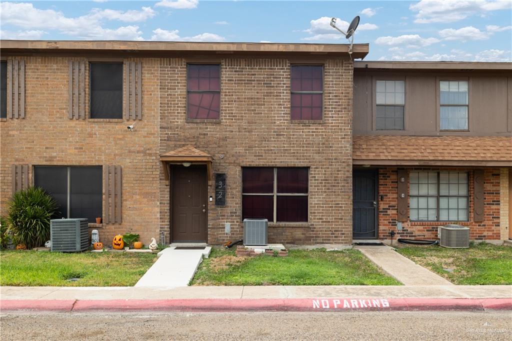 Townhome home at 2201 Jackson Road #32E, Pharr, Texas