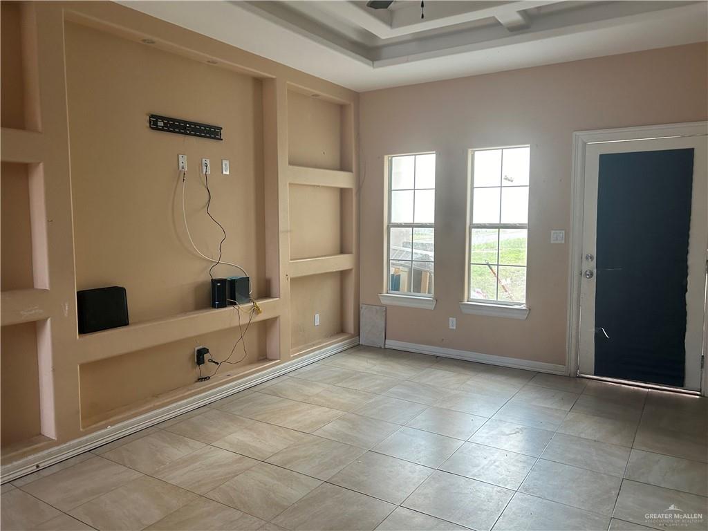 Photo 5 of 703 Linares Street