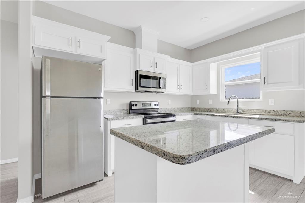 Photo 6 of 5105 Dahlia Street #3