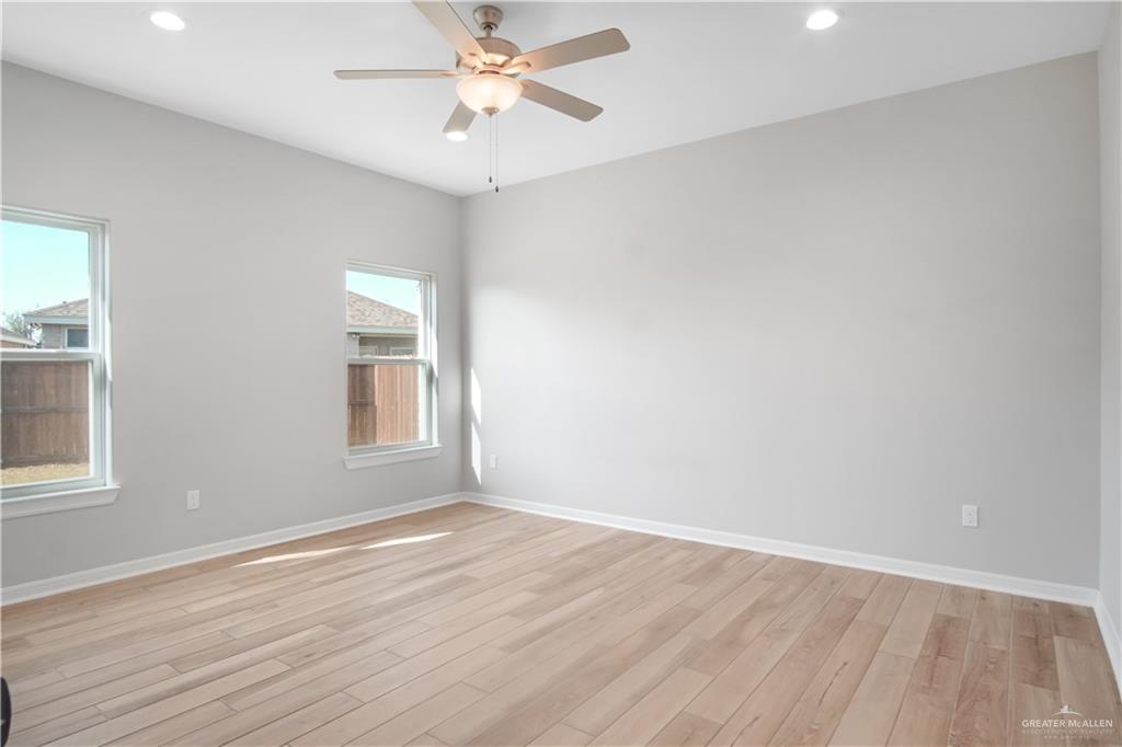 Photo 11 of 590 Live Oak Street