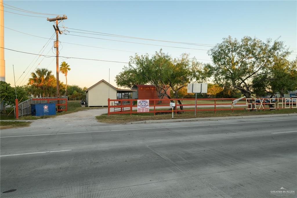 Photo 26 of 227 Expressway 77
