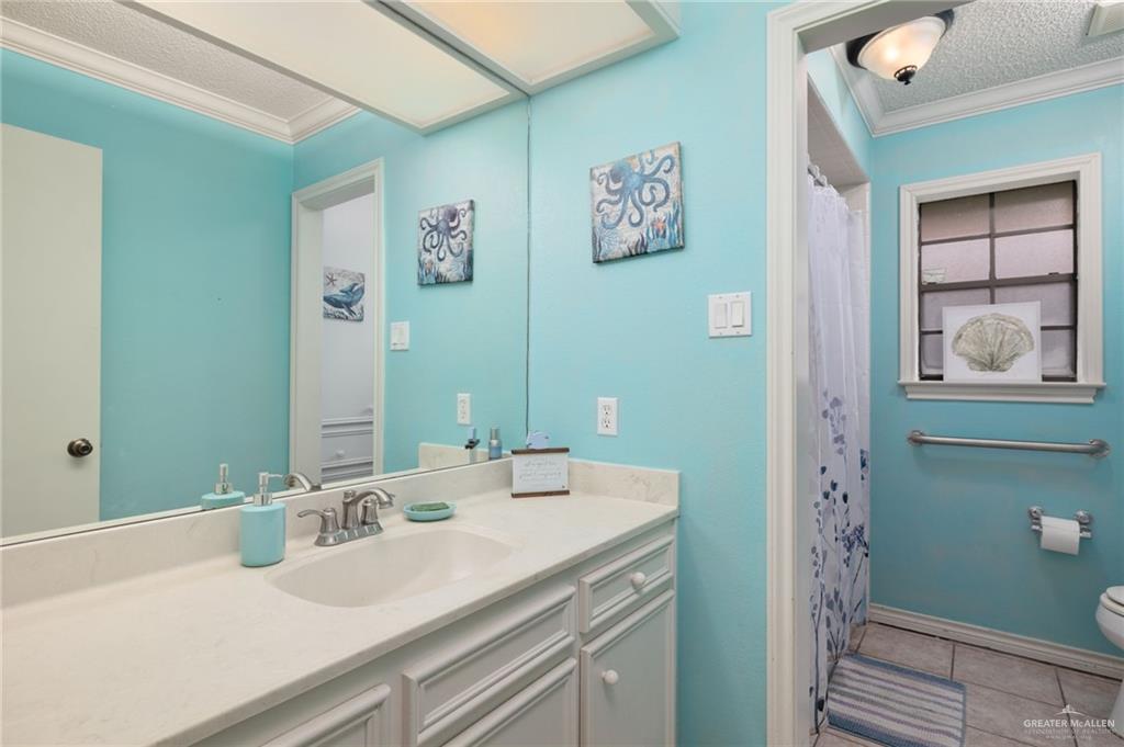 Photo 12 of 400 Iris Avenue