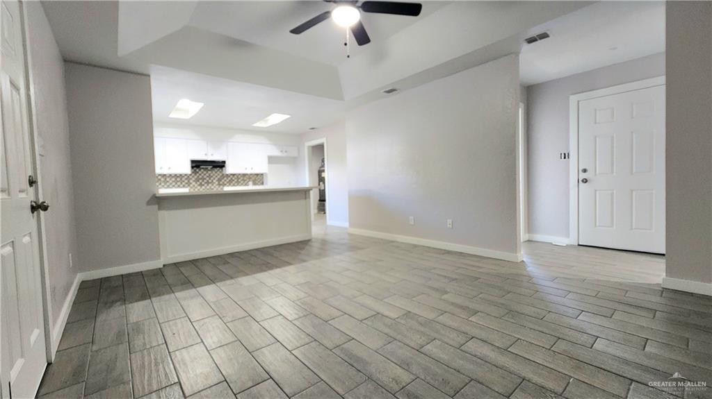 Photo 13 of 421 Casiano Street