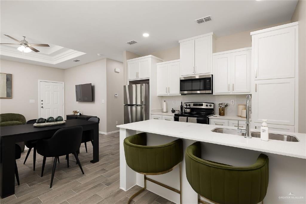 Photo 5 of 2805 Hayes Avenue #3