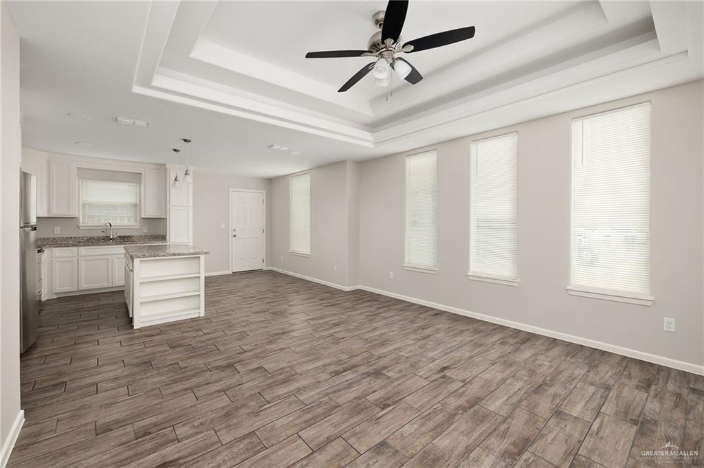 Photo 4 of 1413 Alta Vista Drive