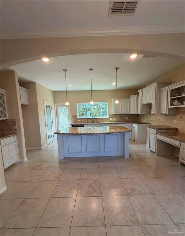 Photo 6 of 2213 Mulberry Drive