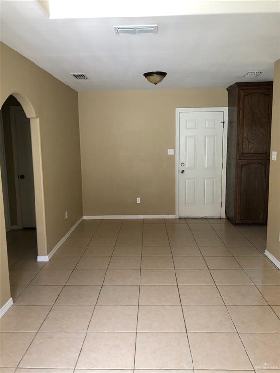 Photo 3 of 304 Amy Drive #B