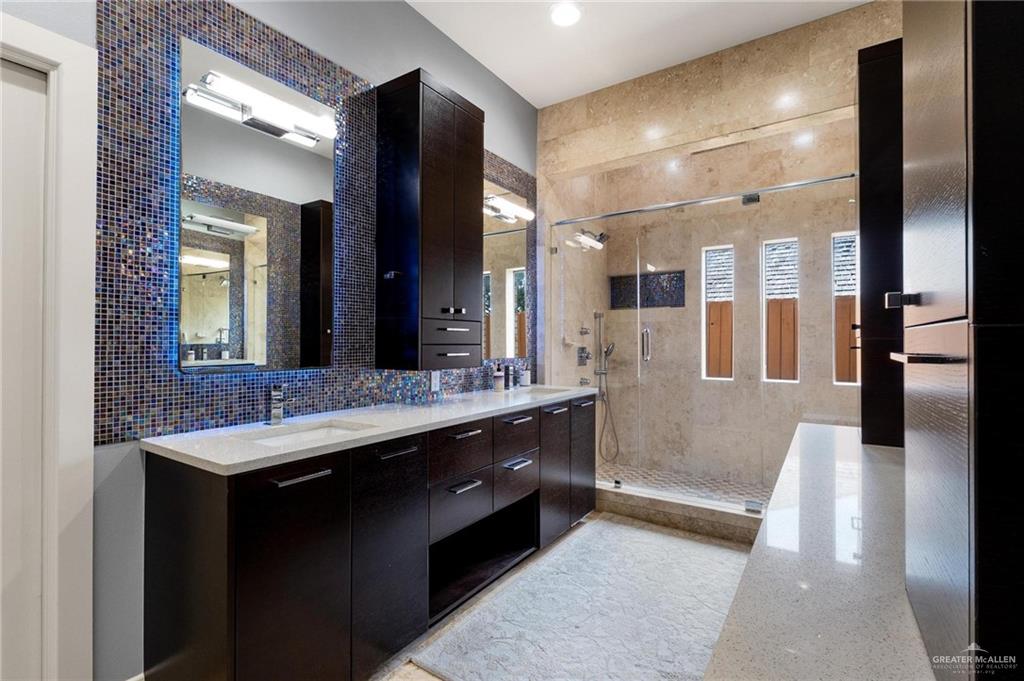 Photo 17 of 704 Xanthisma Avenue