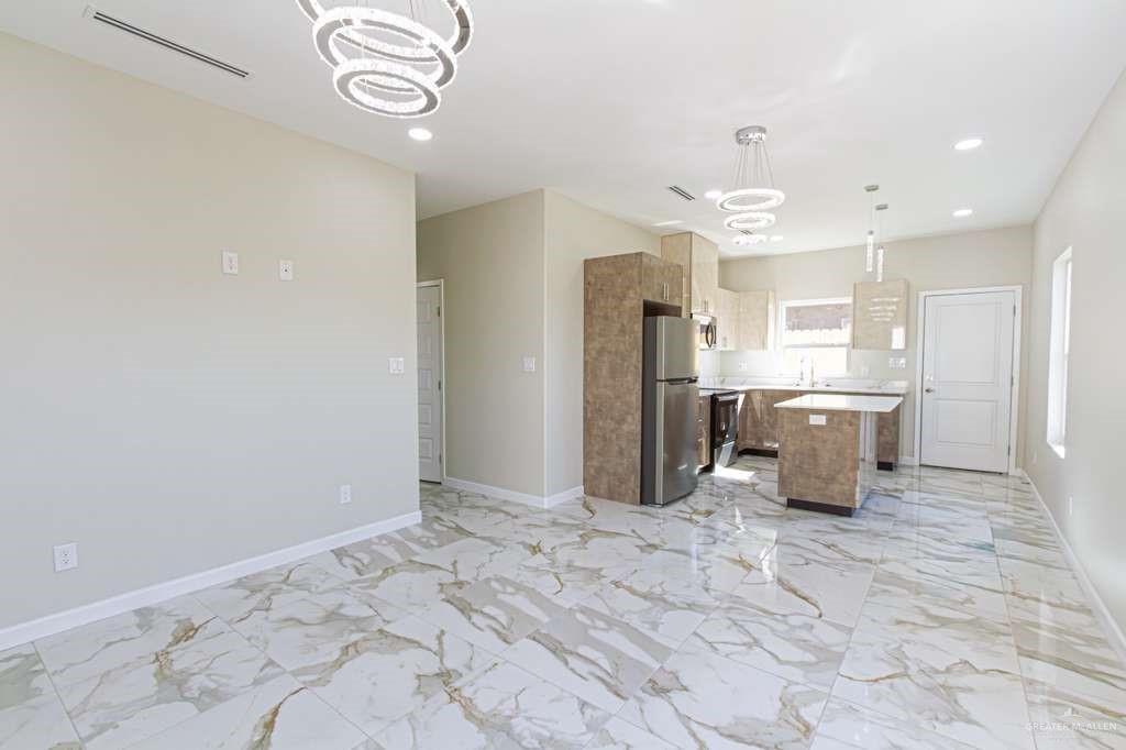 Photo 6 of 403 Emerald Avenue