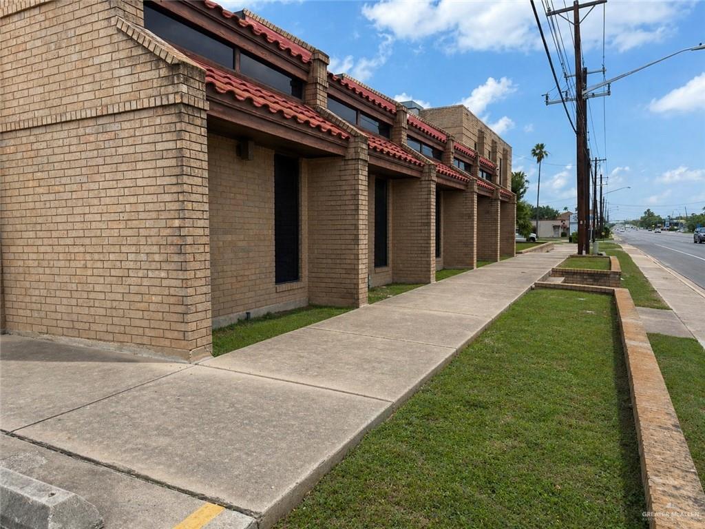 Photo 2 of 1911 Lubbock Street #A