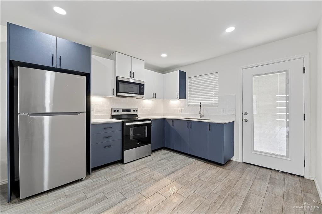 Photo 4 of 1605 B Street