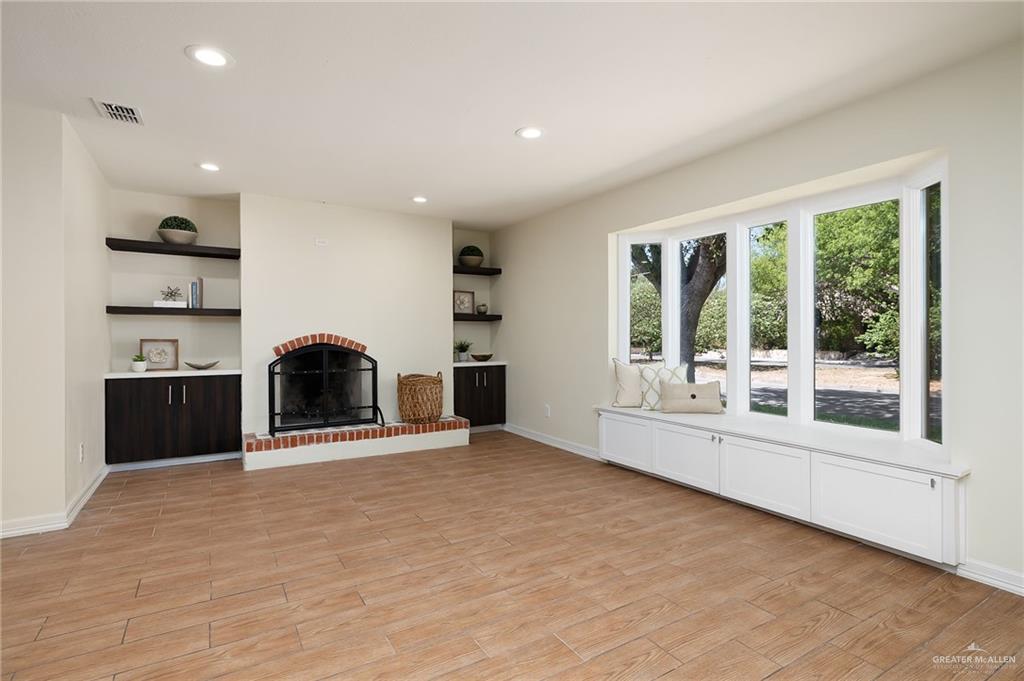 Photo 5 of 500 Ridgeland Avenue