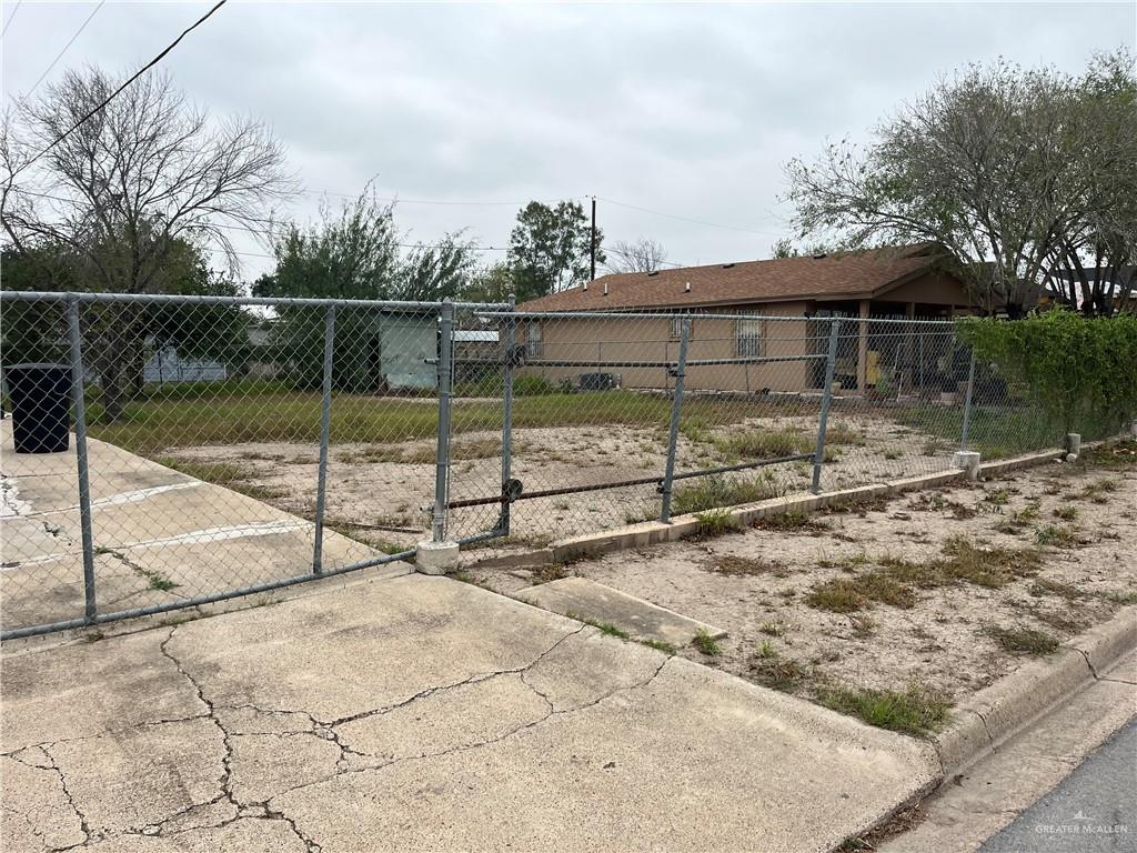 Photo 2 of 2724 Katrina Avenue