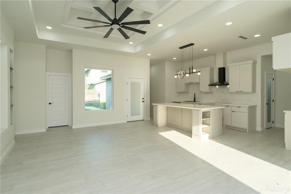 Photo 9 of 461 Texas Boulevard