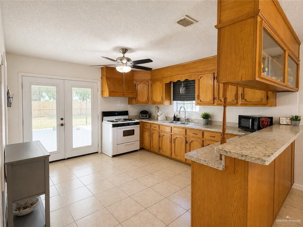 Photo 5 of 1335 Felix Street