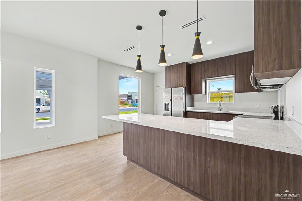Photo 5 of 5800 Ozark Avenue #2