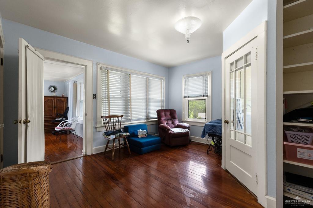 Photo 22 of 906 6th Street