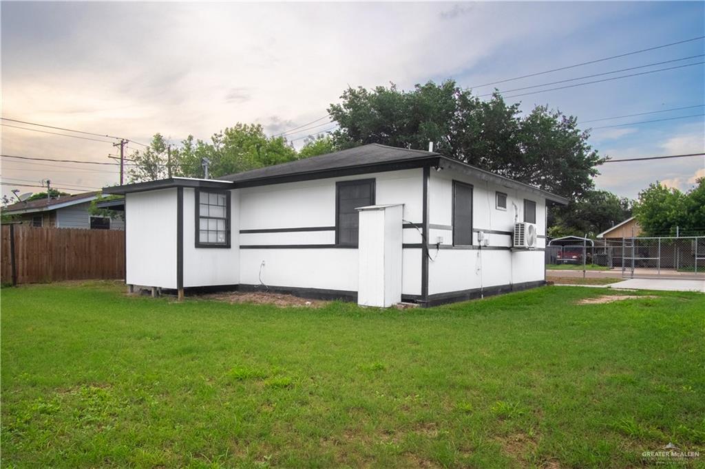 Photo 21 of 2815 Tierra Dorada Boulevard
