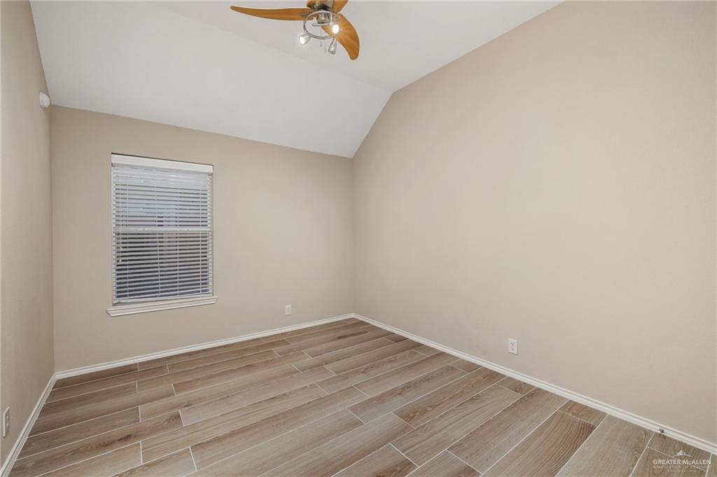 Photo 15 of 3007 San Rafael Street