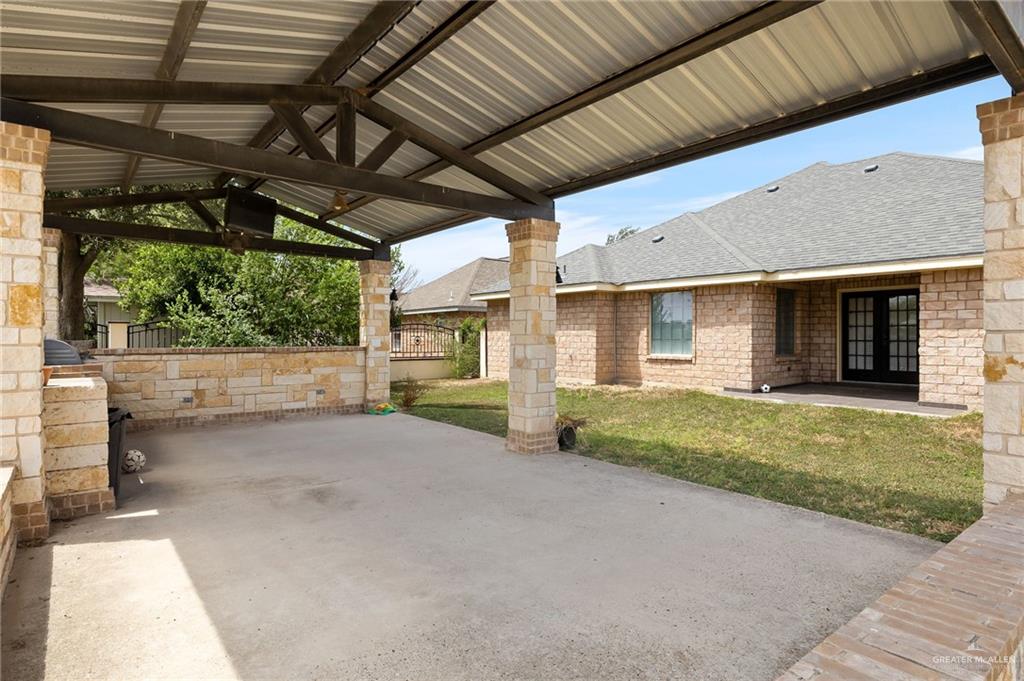 Photo 18 of 300 Diamond Street