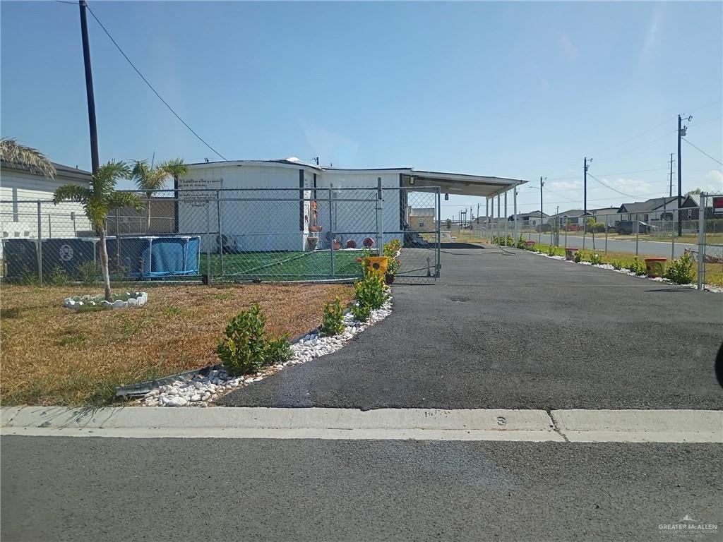 Photo 1 of 323 Bendicion Avenue, Donna