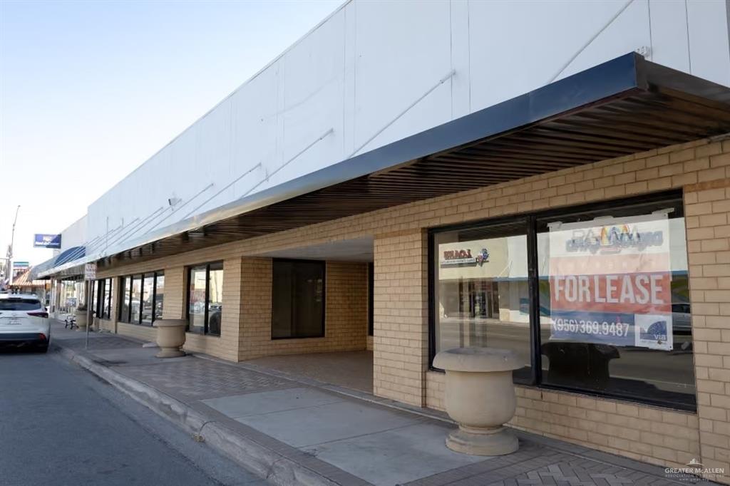 Photo 8 of 922 Conway Avenue