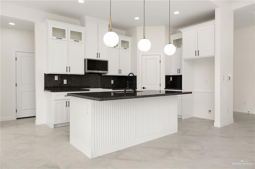 Photo 7 of 813 Buxton Avenue