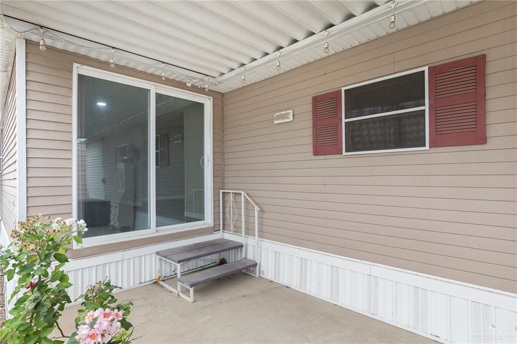 Photo 21 of 2027 Kelly Street