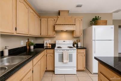 Photo 4 of 2108 Kimberly Lane #1