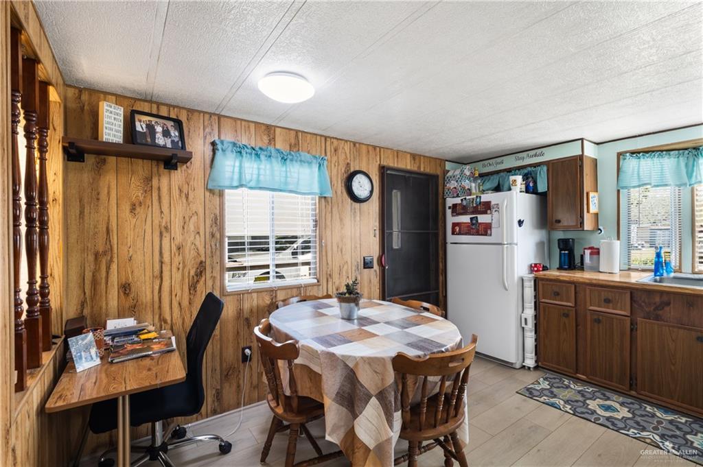 Photo 5 of 721 Anaqua Street