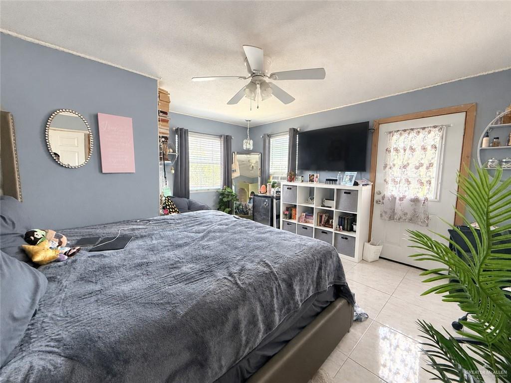 Photo 11 of 4400 Canadiana Lane