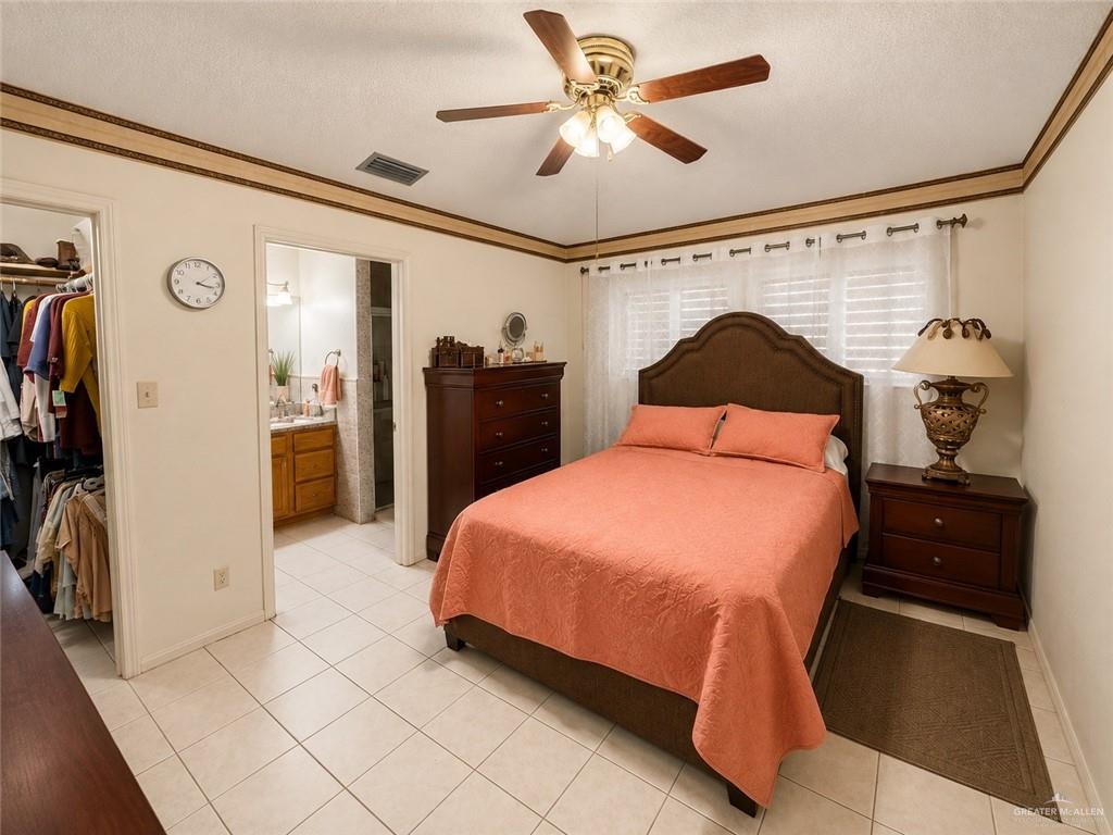 Photo 7 of 4010 Carnation Circle