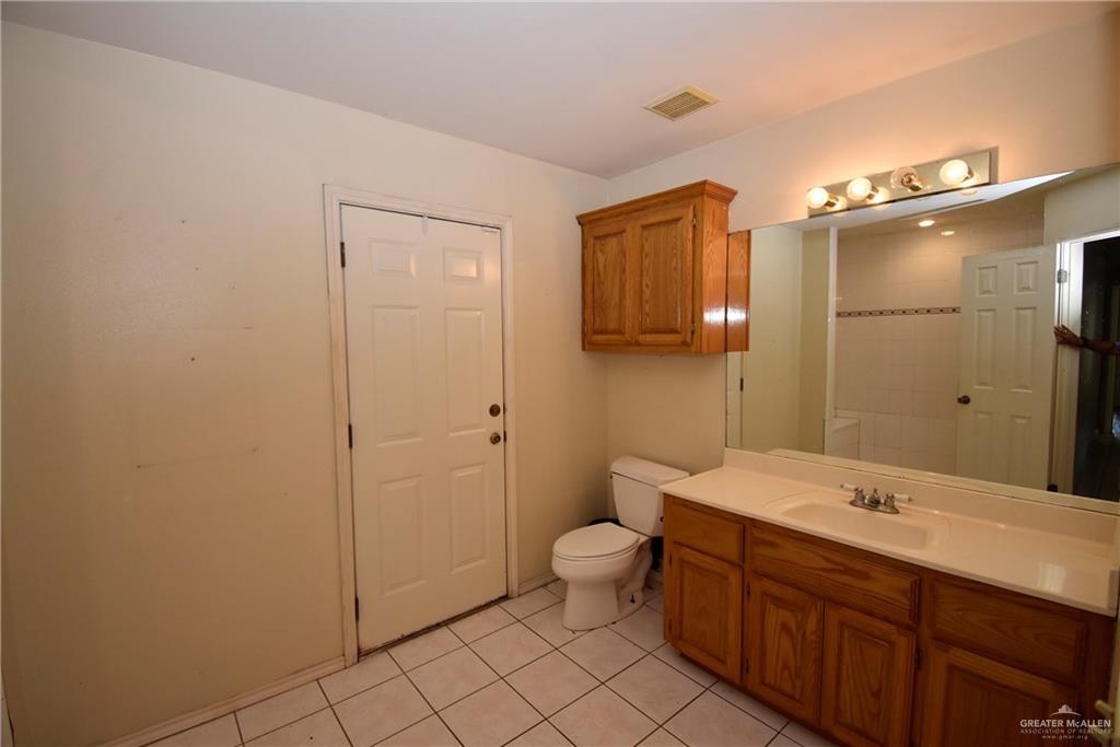 Photo 13 of 1308 Lincoln Avenue