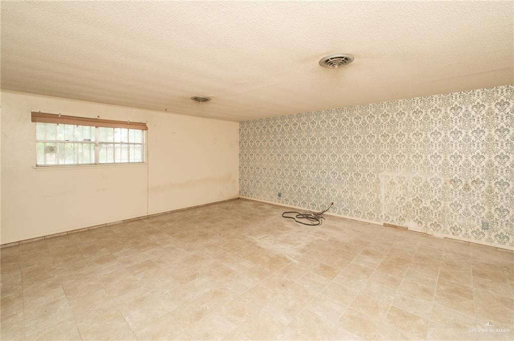 Photo 34 of 719 Walnut Avenue