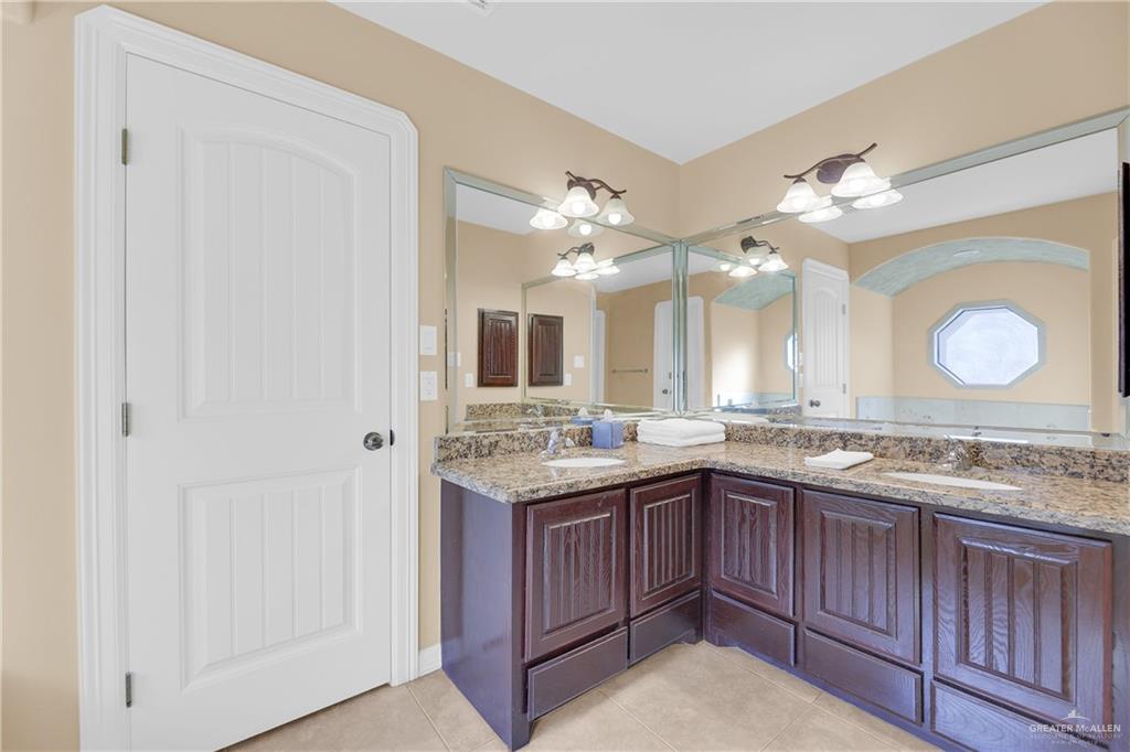 Photo 13 of 5012 Dogwood Street