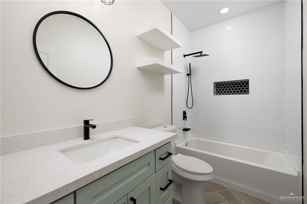 Photo 11 of 2221 Chicago Avenue
