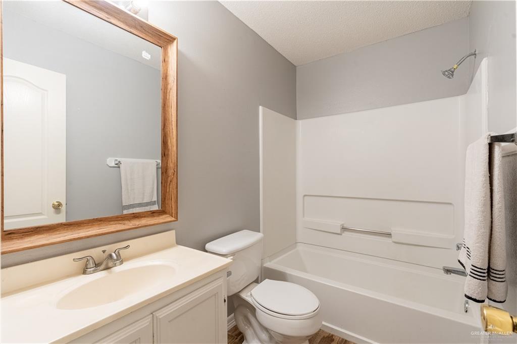 Photo 12 of 3100 Princeton Avenue