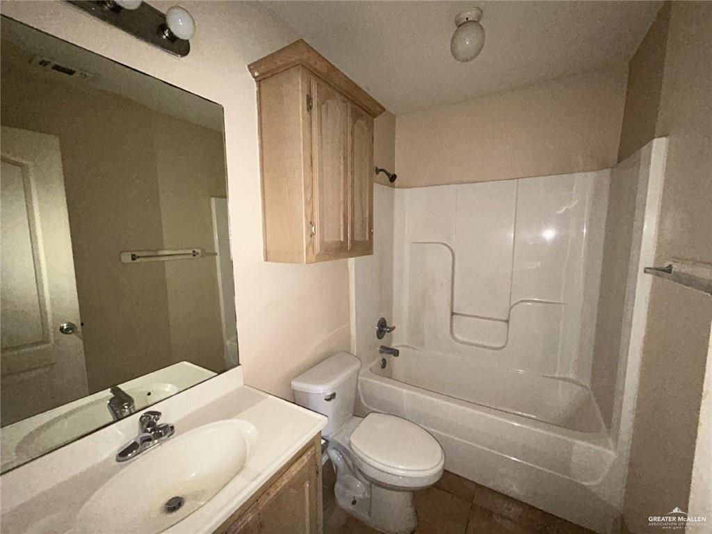 Photo 10 of 1803 Douglas Street #3