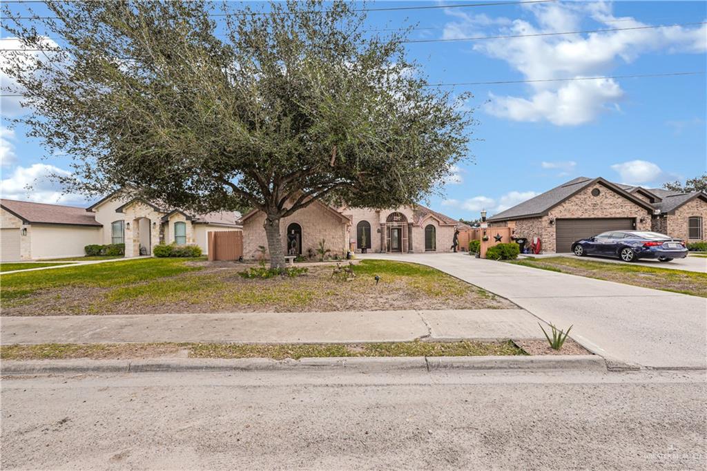 Photo 1 of 404 Los Ebanos Boulevard, Alton