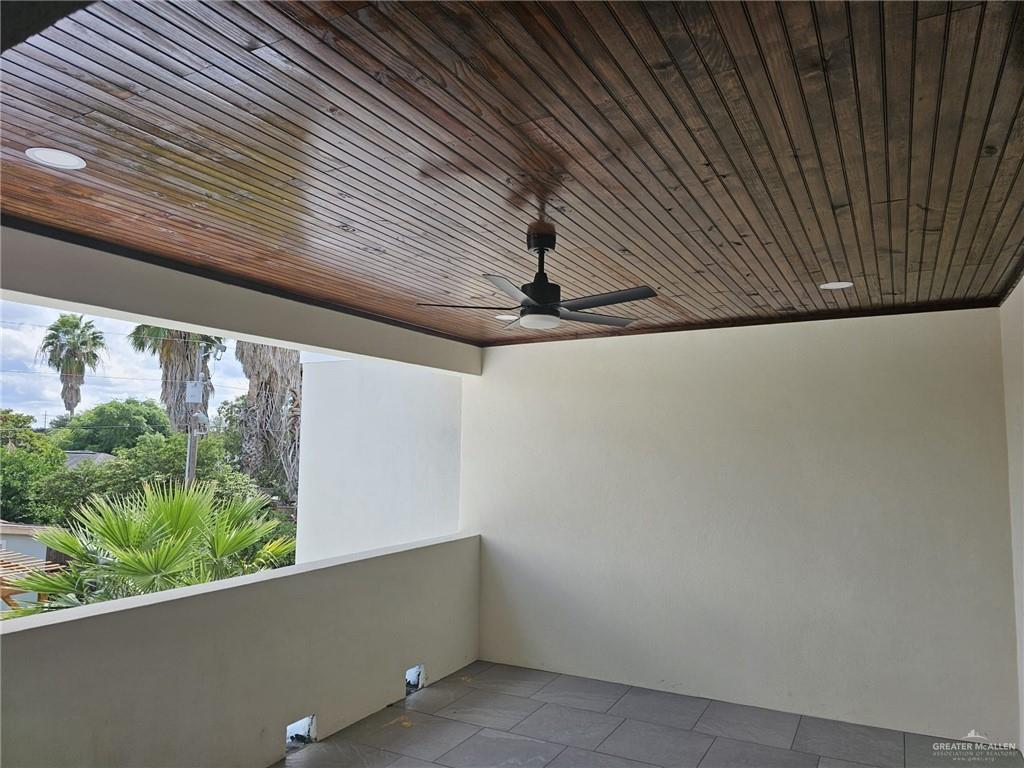 Photo 20 of 5500 Crown Point