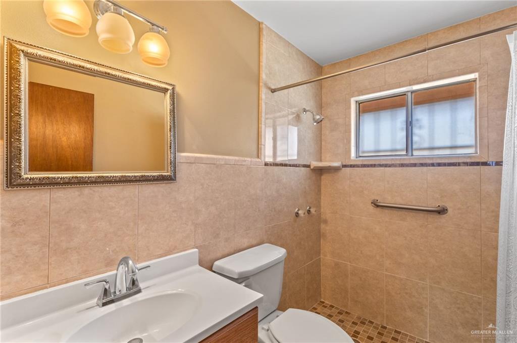 Photo 9 of 801 Foster Drive